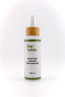 Rozemarijnhydrolaat – natuurlijke toner en haarwater met rozemarijn voor een frisse huid en gezonde hoofdhuid. 